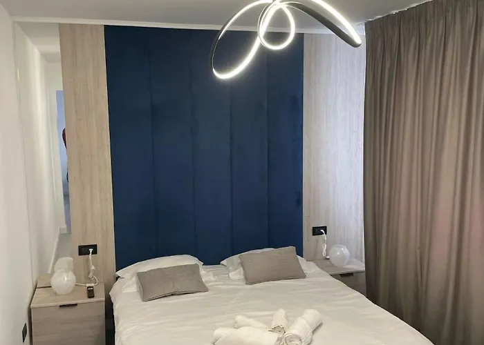 Апартаменти Cozy And Modern Ultracentral *